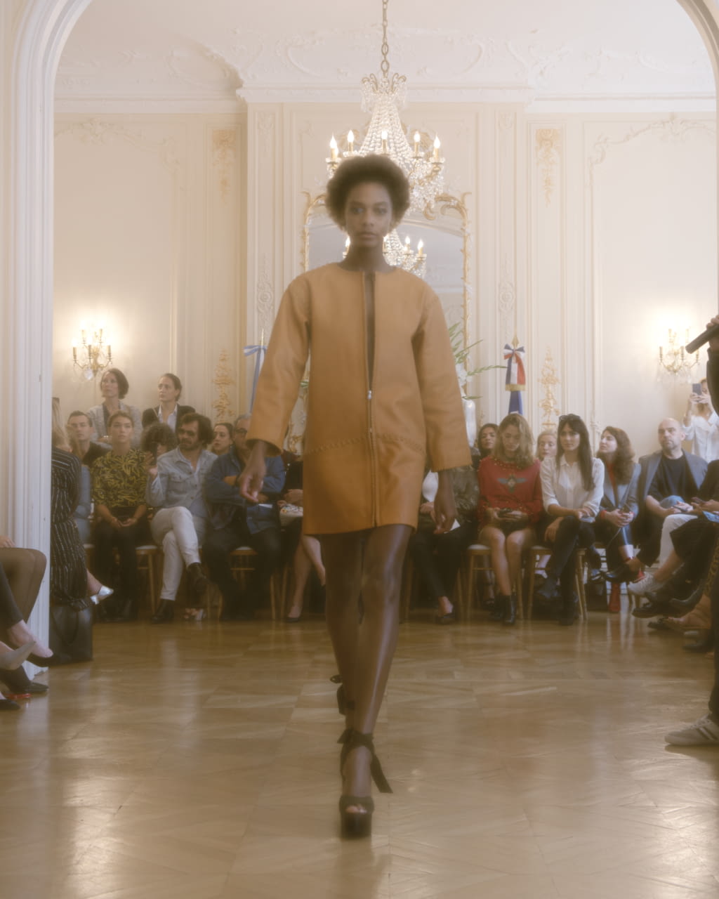 Fashion Week Paris Spring/Summer 2018 look 8 from the Vanessa Seward collection womenswear