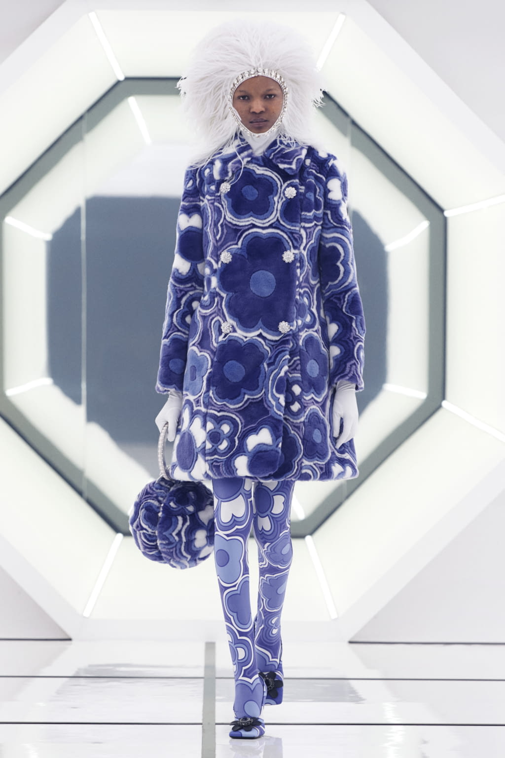 Fashion Week Milan Fall/Winter 2020 look 2 de la collection 8 Moncler Richard Quinn womenswear