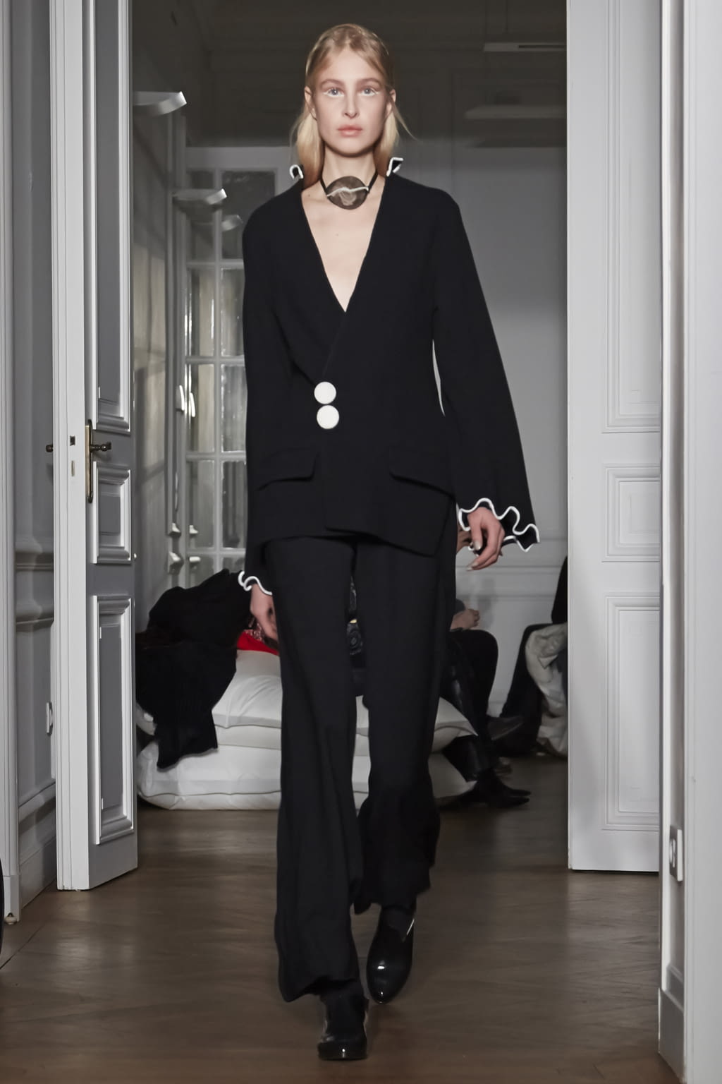 Fashion Week Paris Fall/Winter 2016 look 8 from the Peet Dullaert collection 女装