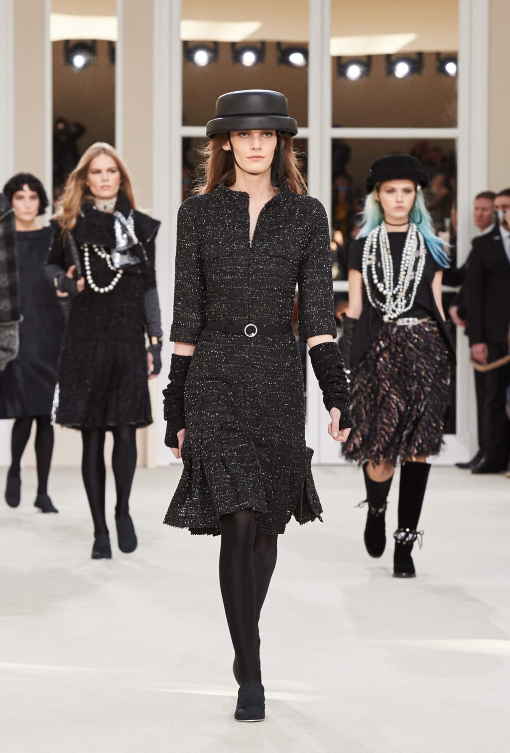 Fashion Week Paris Fall/Winter 2016 look 80 from the Chanel collection womenswear