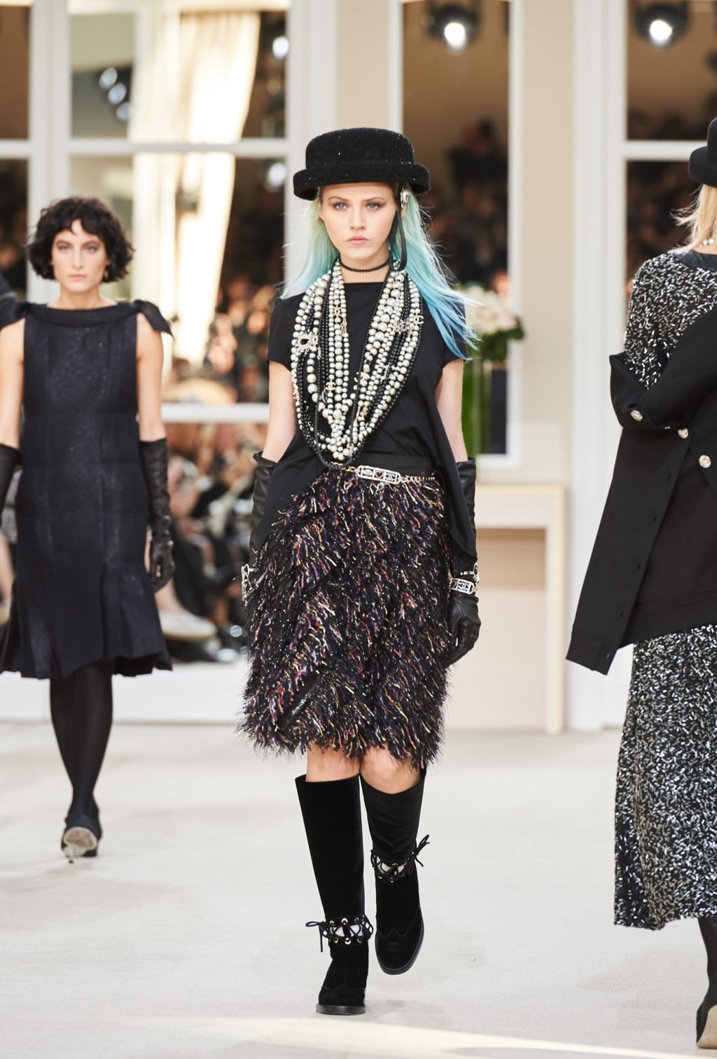 Fashion Week Paris Fall/Winter 2016 look 81 de la collection Chanel womenswear