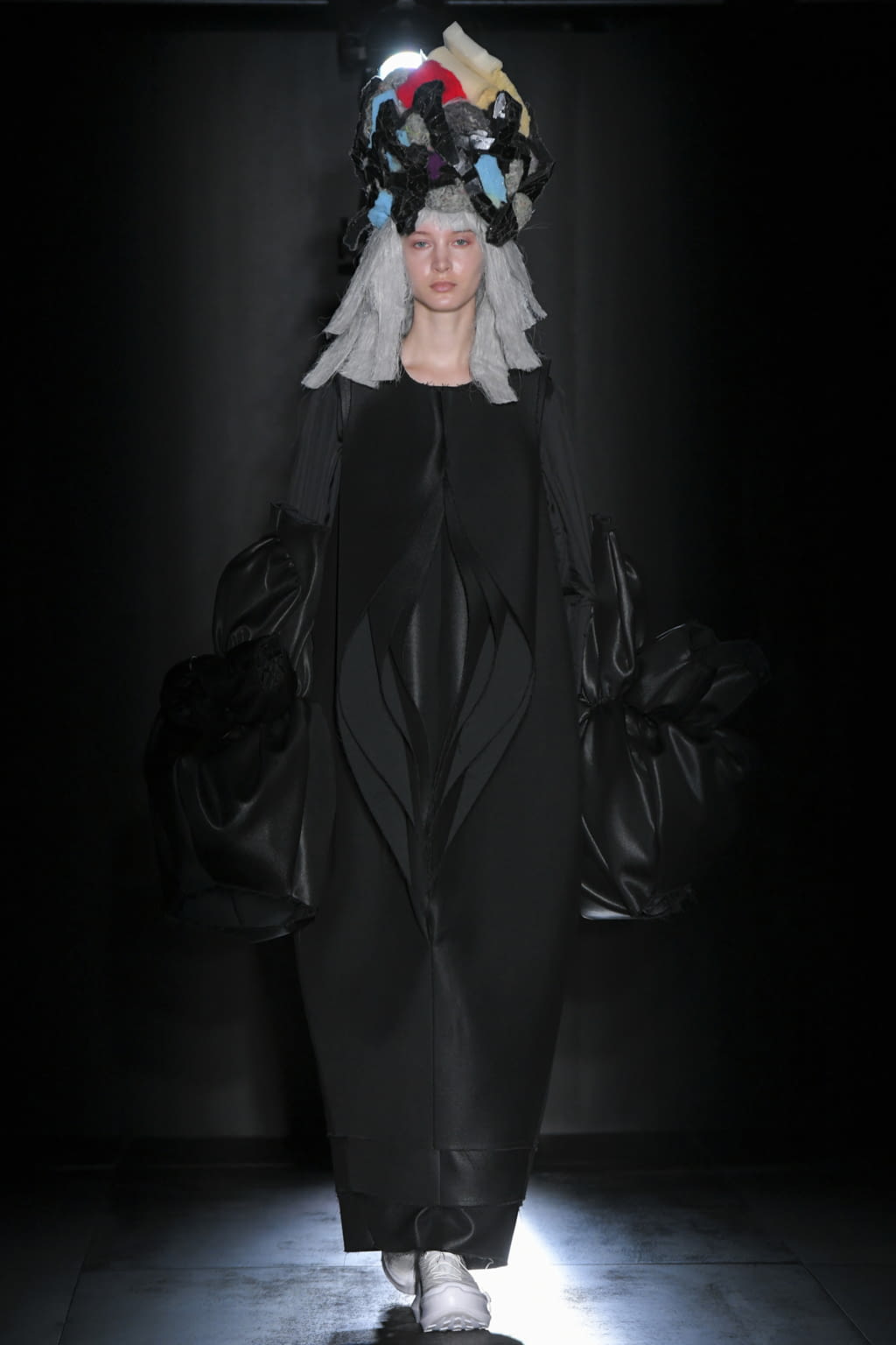 Fashion Week Paris Fall/Winter 2022 look 14 from the Comme des Garçons collection womenswear