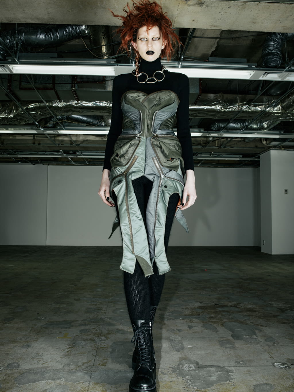 Fashion Week Paris Fall/Winter 2022 look 17 from the Junya Watanabe collection womenswear