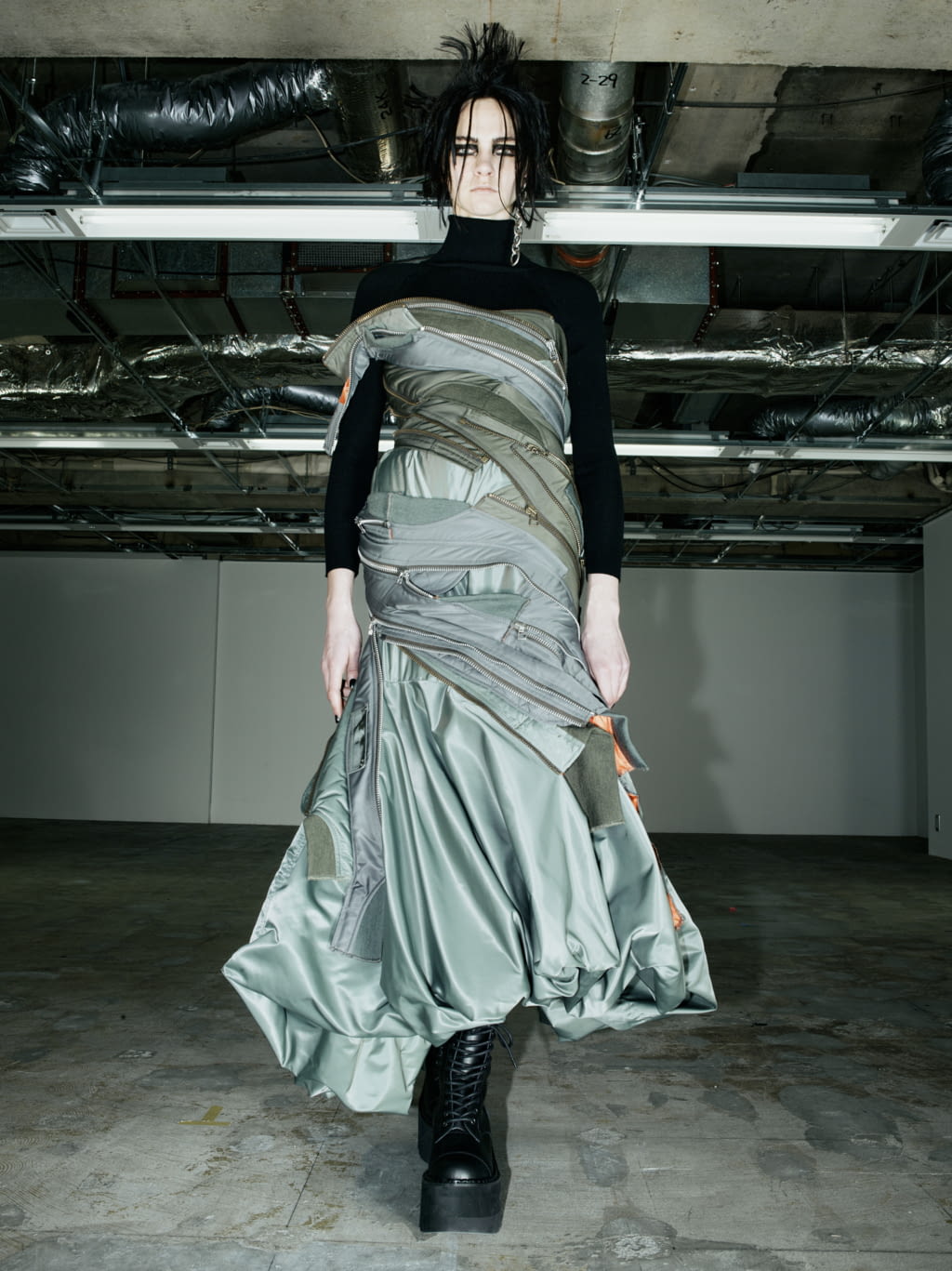 Fashion Week Paris Fall/Winter 2022 look 18 from the Junya Watanabe collection womenswear