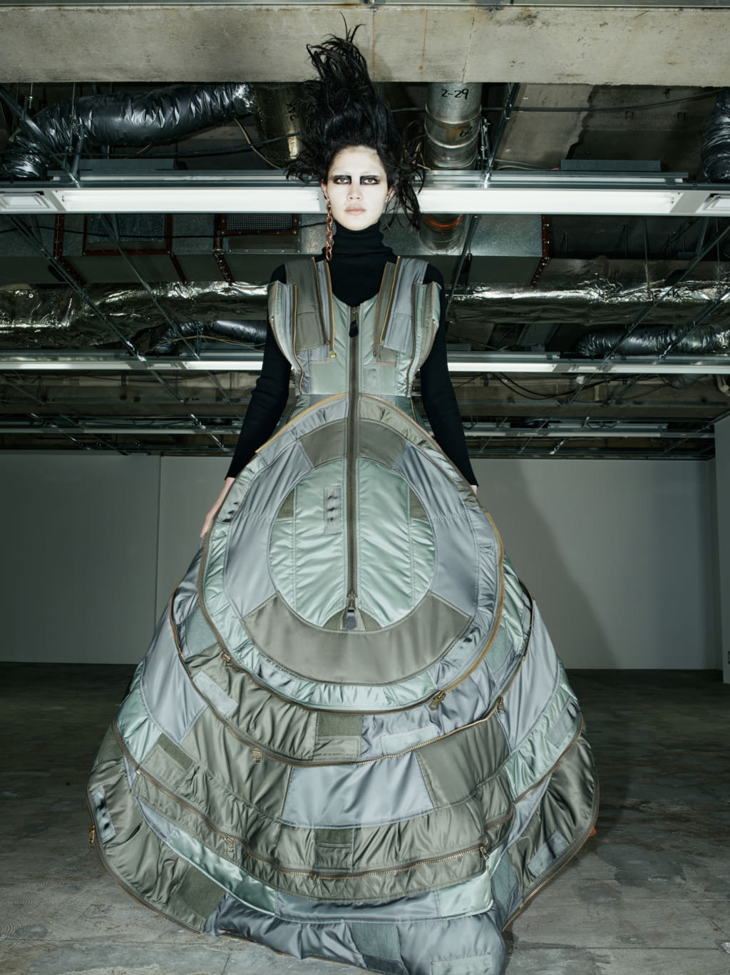 Fashion Week Paris Fall/Winter 2022 look 19 from the Junya Watanabe collection womenswear