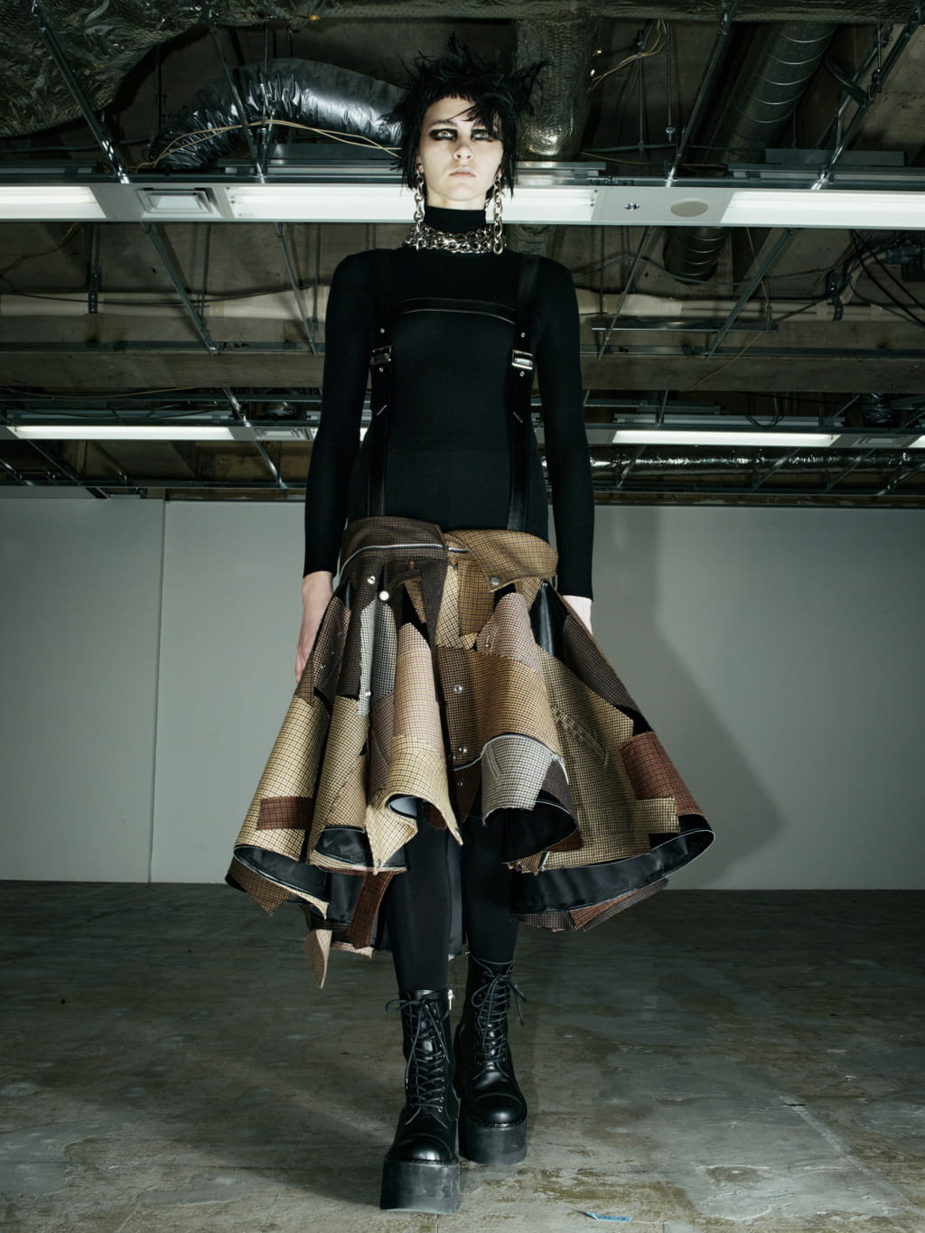 Fashion Week Paris Fall/Winter 2022 look 28 from the Junya Watanabe collection 女装