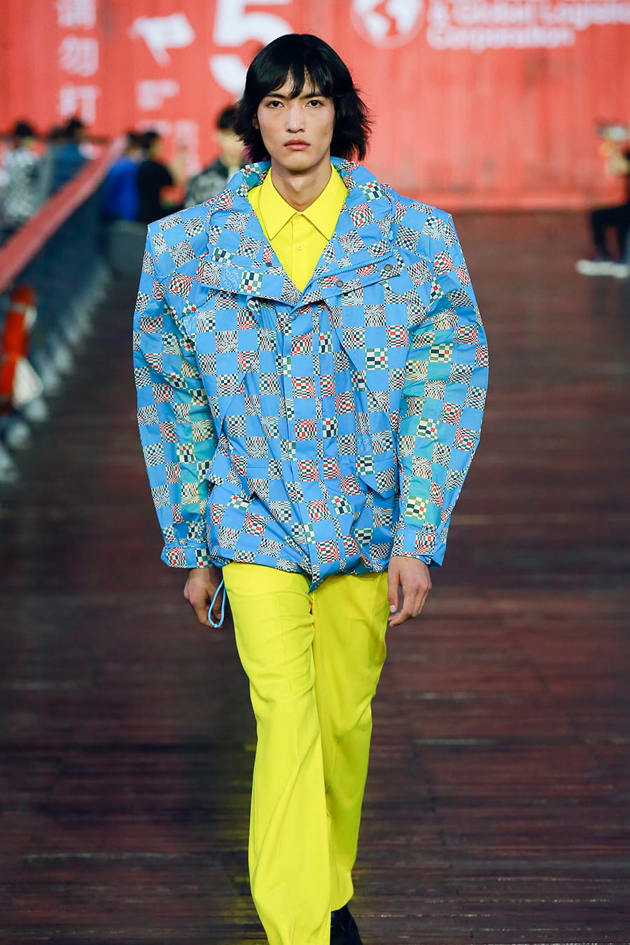 Fashion Week Paris Spring/Summer 2021 look 48 from the Louis Vuitton collection 男装