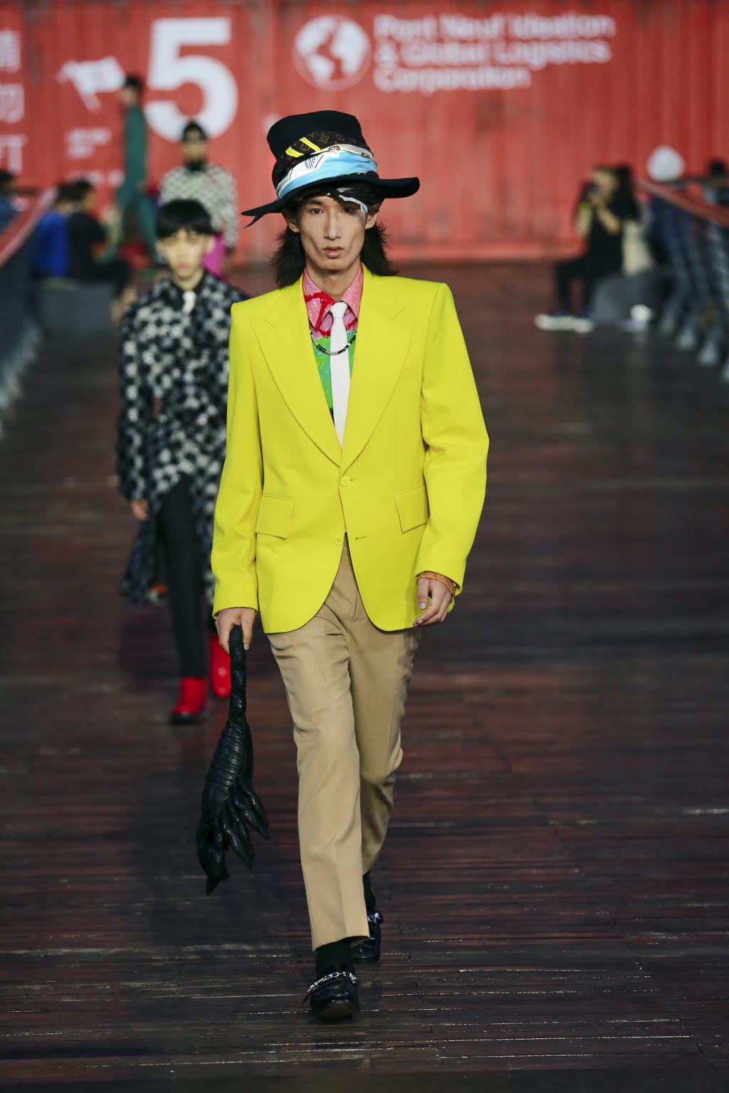 Fashion Week Paris Spring/Summer 2021 look 50 from the Louis Vuitton collection menswear