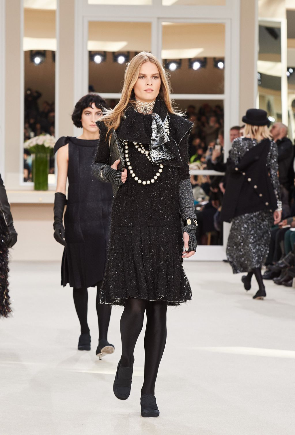 Fashion Week Paris Fall/Winter 2016 look 82 de la collection Chanel womenswear