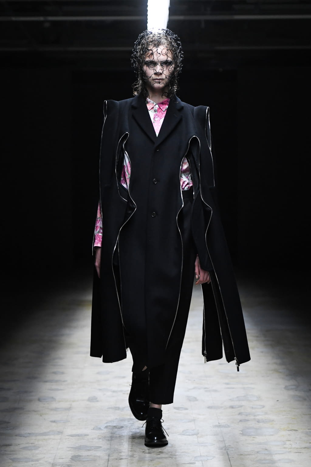 Fashion Week Paris Fall/Winter 2022 look 5 from the Noir Kei Ninomiya collection 女装