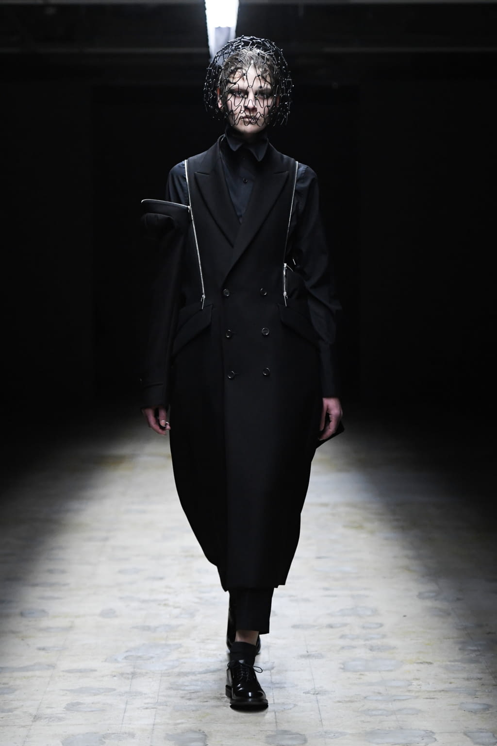 Fashion Week Paris Fall/Winter 2022 look 6 from the Noir Kei Ninomiya collection womenswear