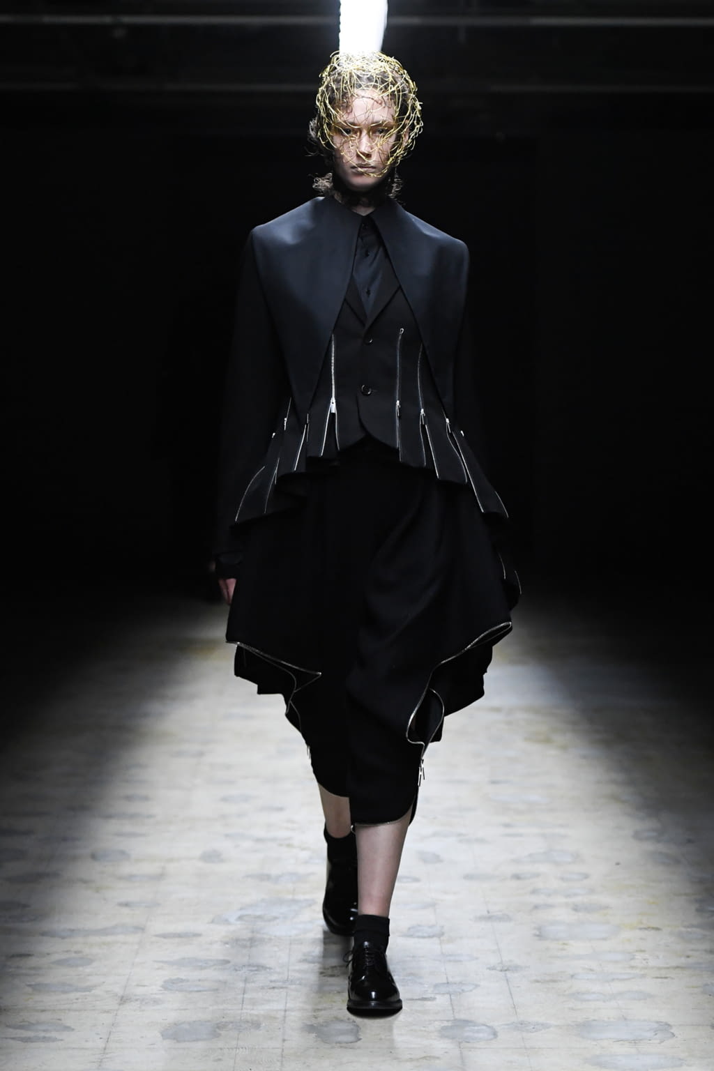 Fashion Week Paris Fall/Winter 2022 look 7 from the Noir Kei Ninomiya collection 女装