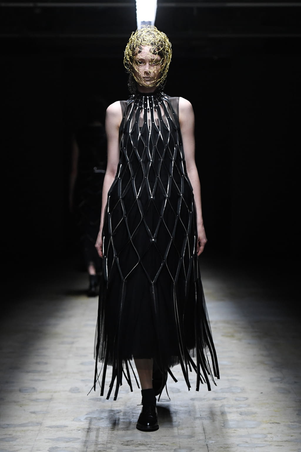 Fashion Week Paris Fall/Winter 2022 look 9 from the Noir Kei Ninomiya collection womenswear