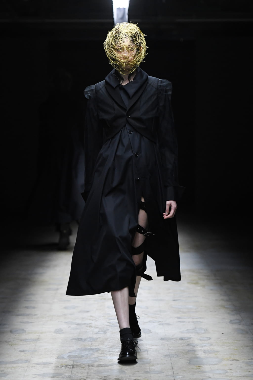 Fashion Week Paris Fall/Winter 2022 look 11 from the Noir Kei Ninomiya collection womenswear