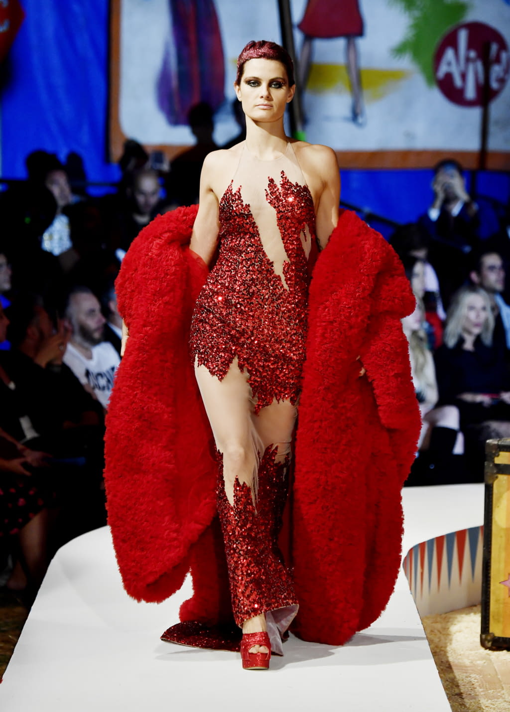 Fashion Week Milan Resort 2019 look 83 de la collection Moschino womenswear