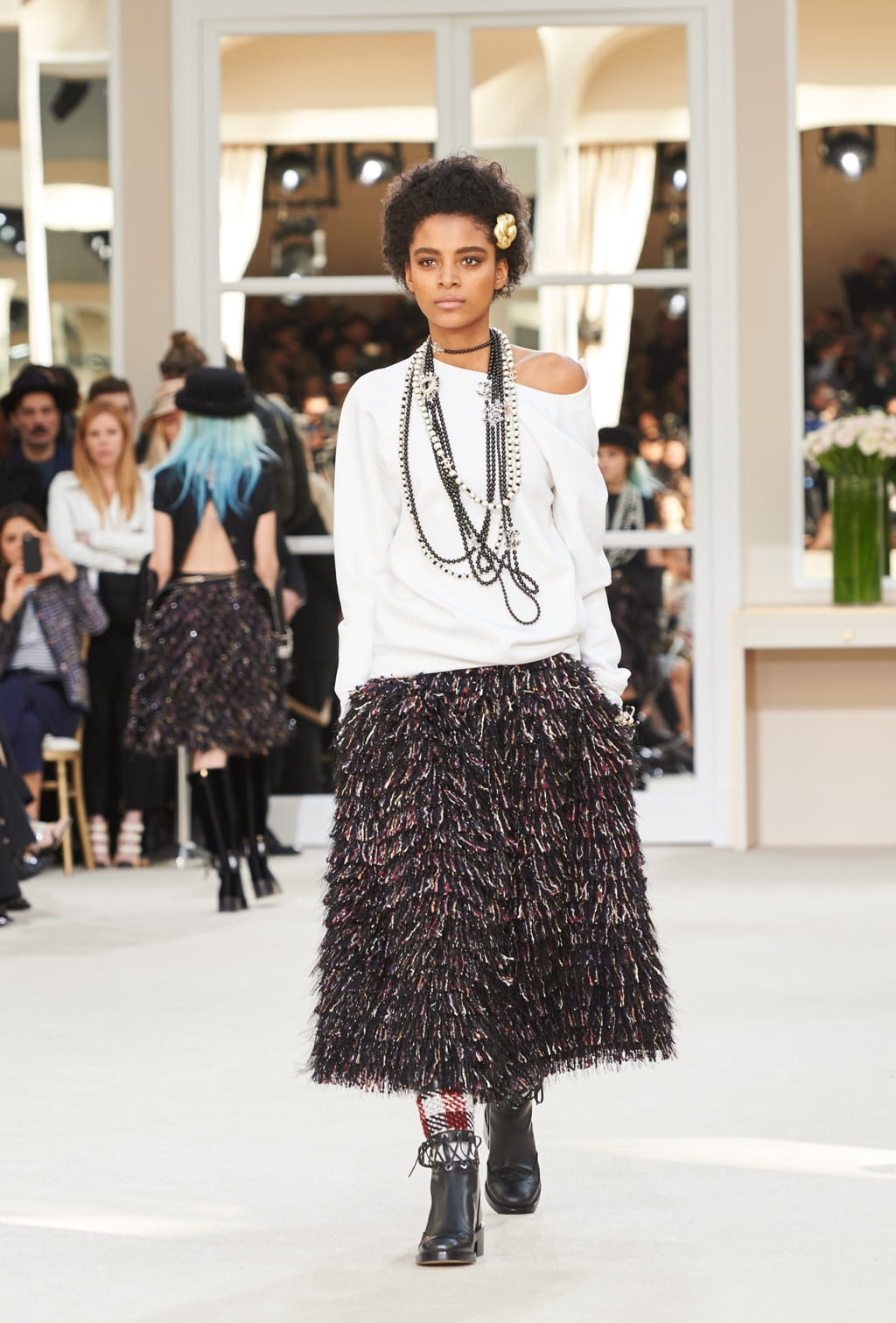 Fashion Week Paris Fall/Winter 2016 look 83 de la collection Chanel womenswear