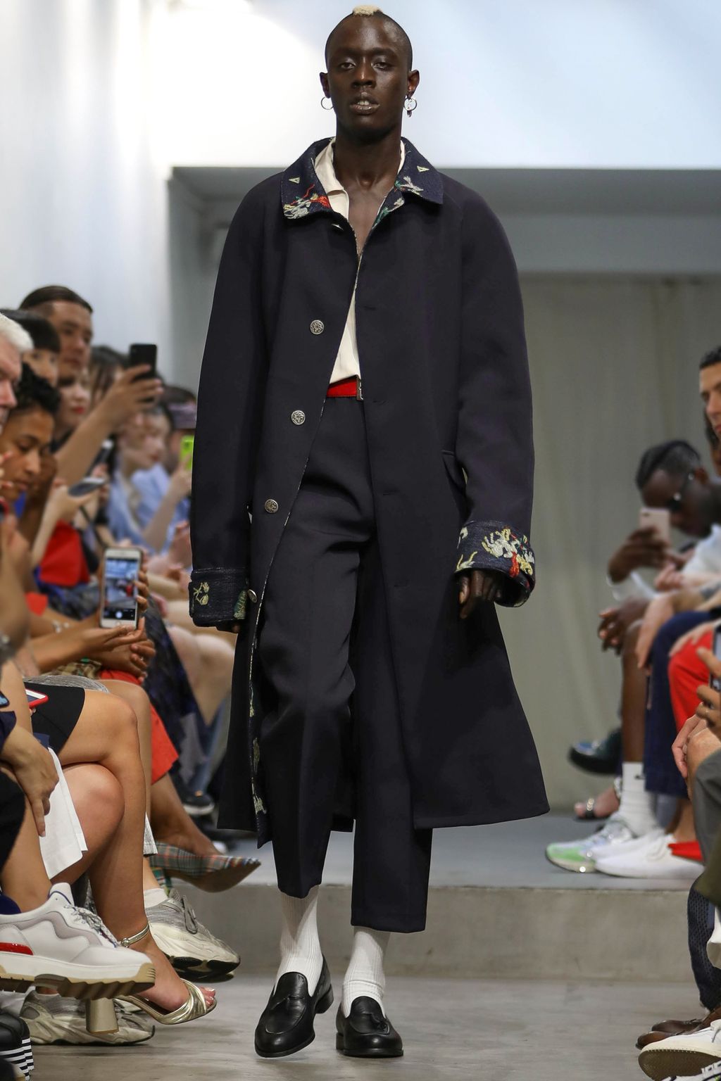 Fashion Week Paris Spring/Summer 2020 look 25 from the Bluemarble collection 男装