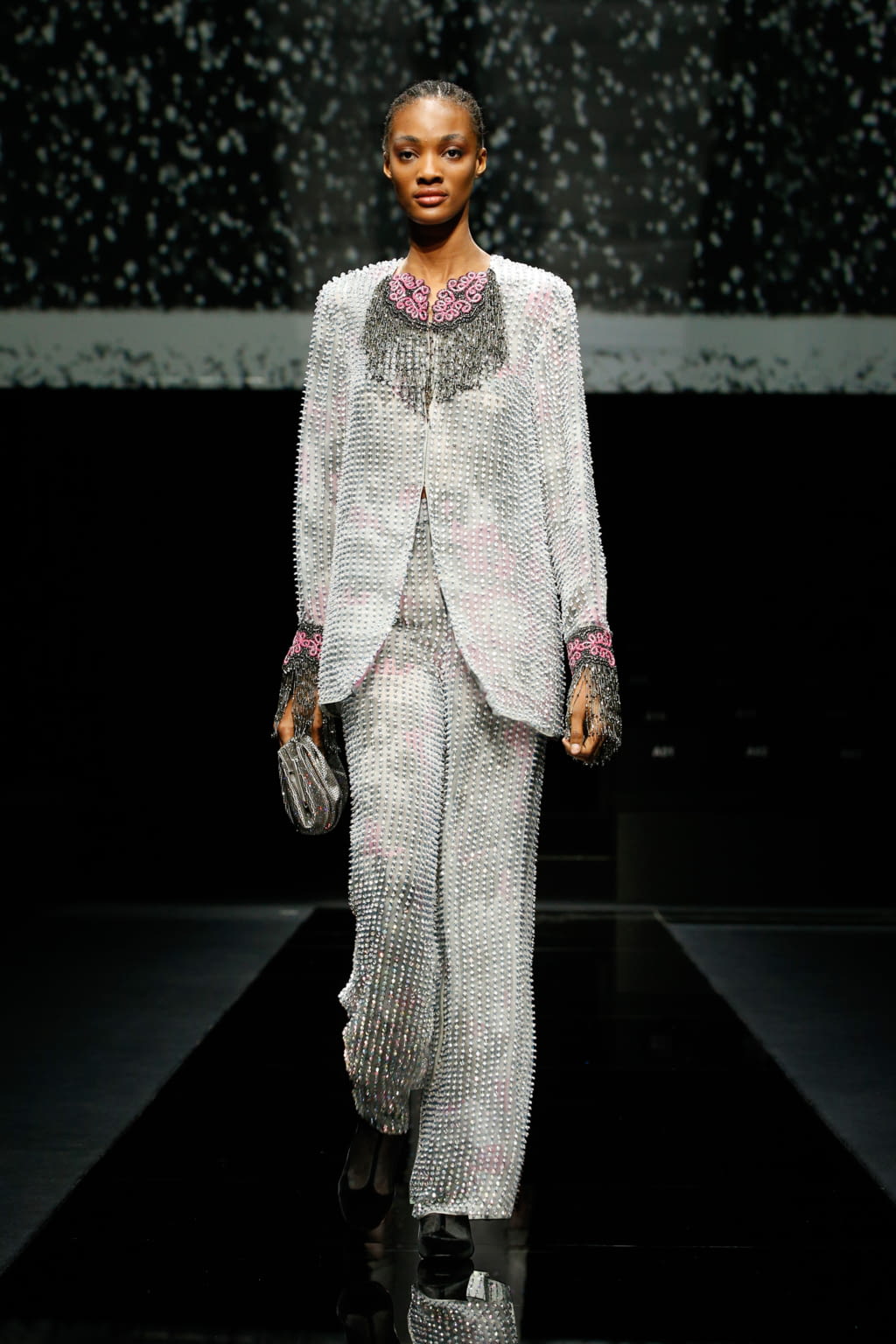 Fashion Week Milan Fall/Winter 2020 look 84 from the Giorgio Armani collection 女装