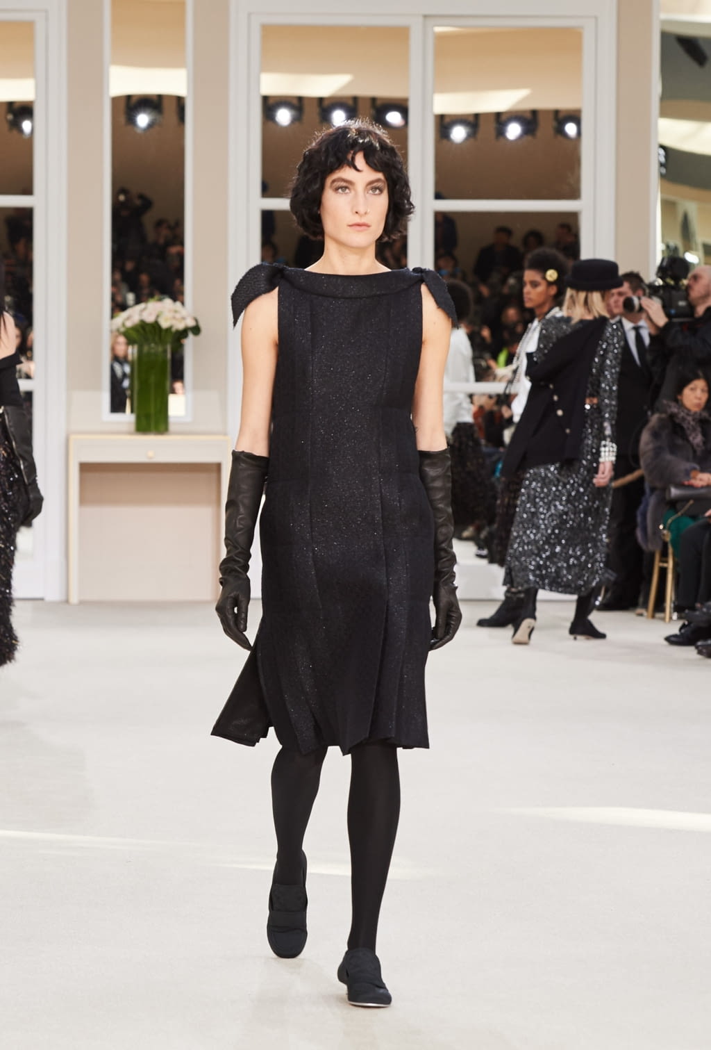 Fashion Week Paris Fall/Winter 2016 look 84 from the Chanel collection womenswear