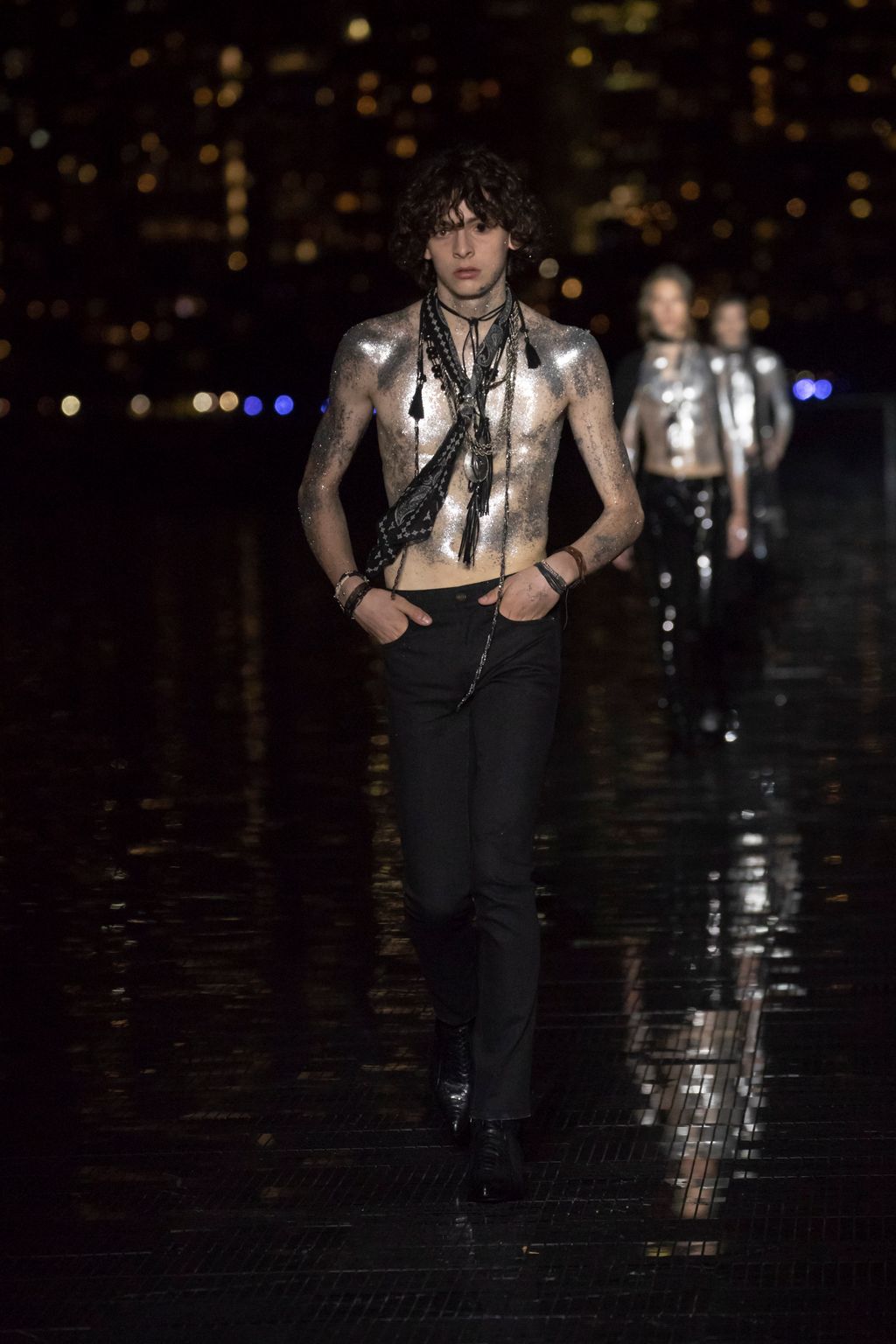 Fashion Week New York Spring/Summer 2019 look 86 from the Saint Laurent collection 男装