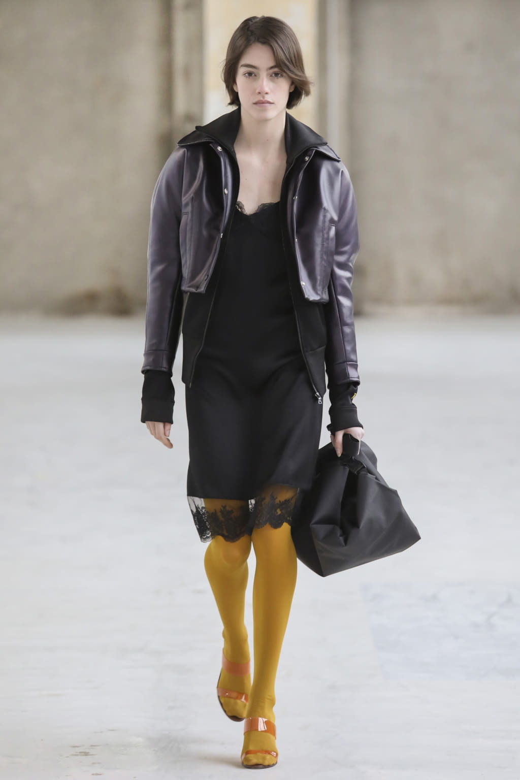 Fashion Week Paris Fall/Winter 2021 look 10 from the Atlein collection 女装