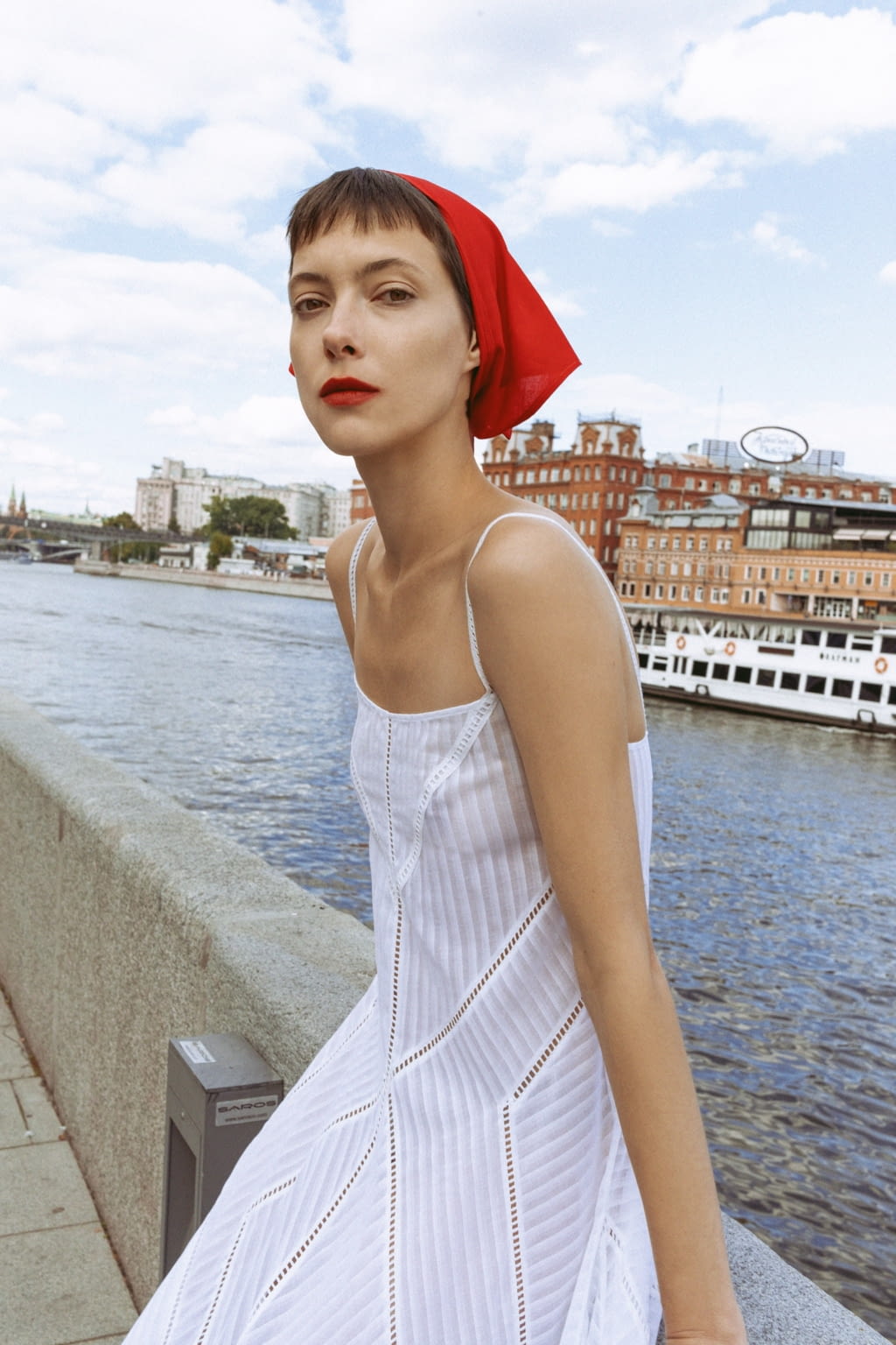 Fashion Week Paris Spring/Summer 2021 look 9 from the Valentin Yudashkin collection womenswear
