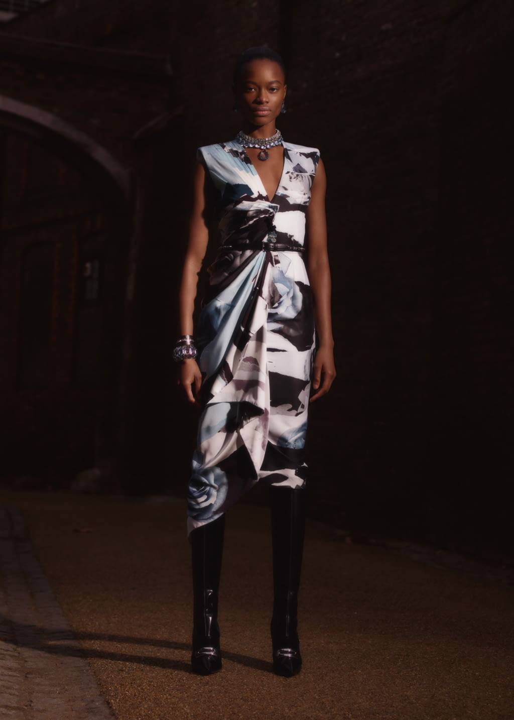 Fashion Week London Pre-Fall 2019 look 9 from the Alexander McQueen collection womenswear