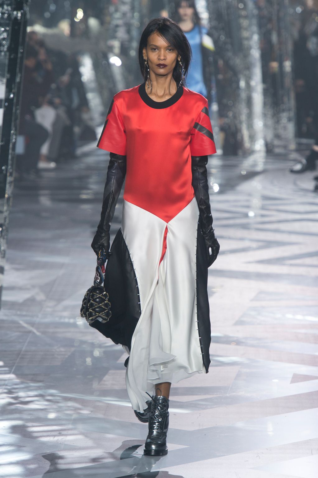 Fashion Week Paris Fall/Winter 2016 look 9 from the Louis Vuitton collection womenswear
