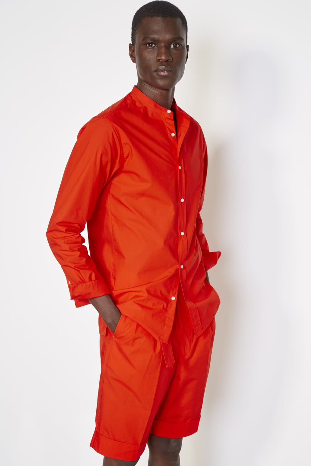 Fashion Week Paris Spring/Summer 2021 look 9 from the Officine Générale collection menswear