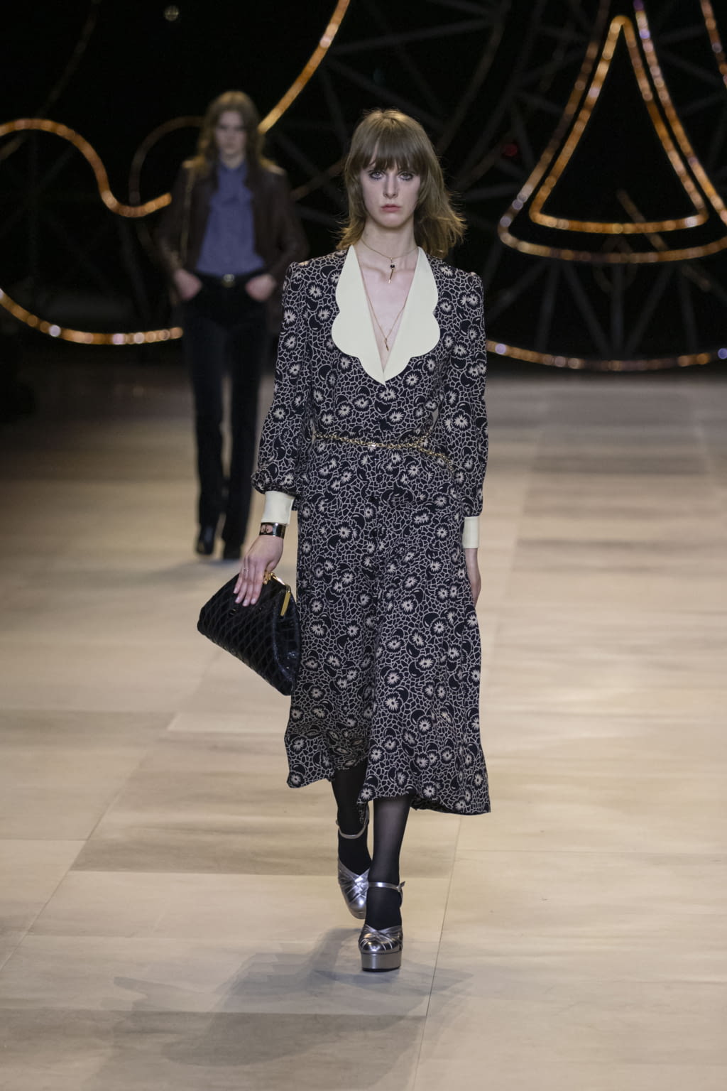 Fashion Week Paris Fall/Winter 2020 look 90 from the Celine collection 女装