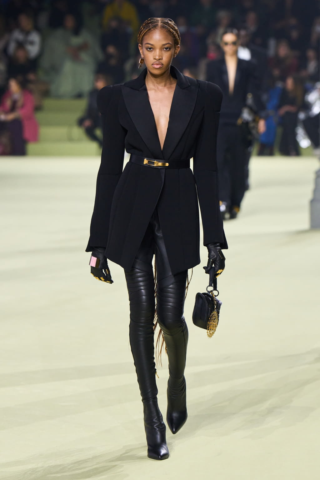 Fashion Week Paris Fall/Winter 2022 look 91 from the Balmain collection 女装