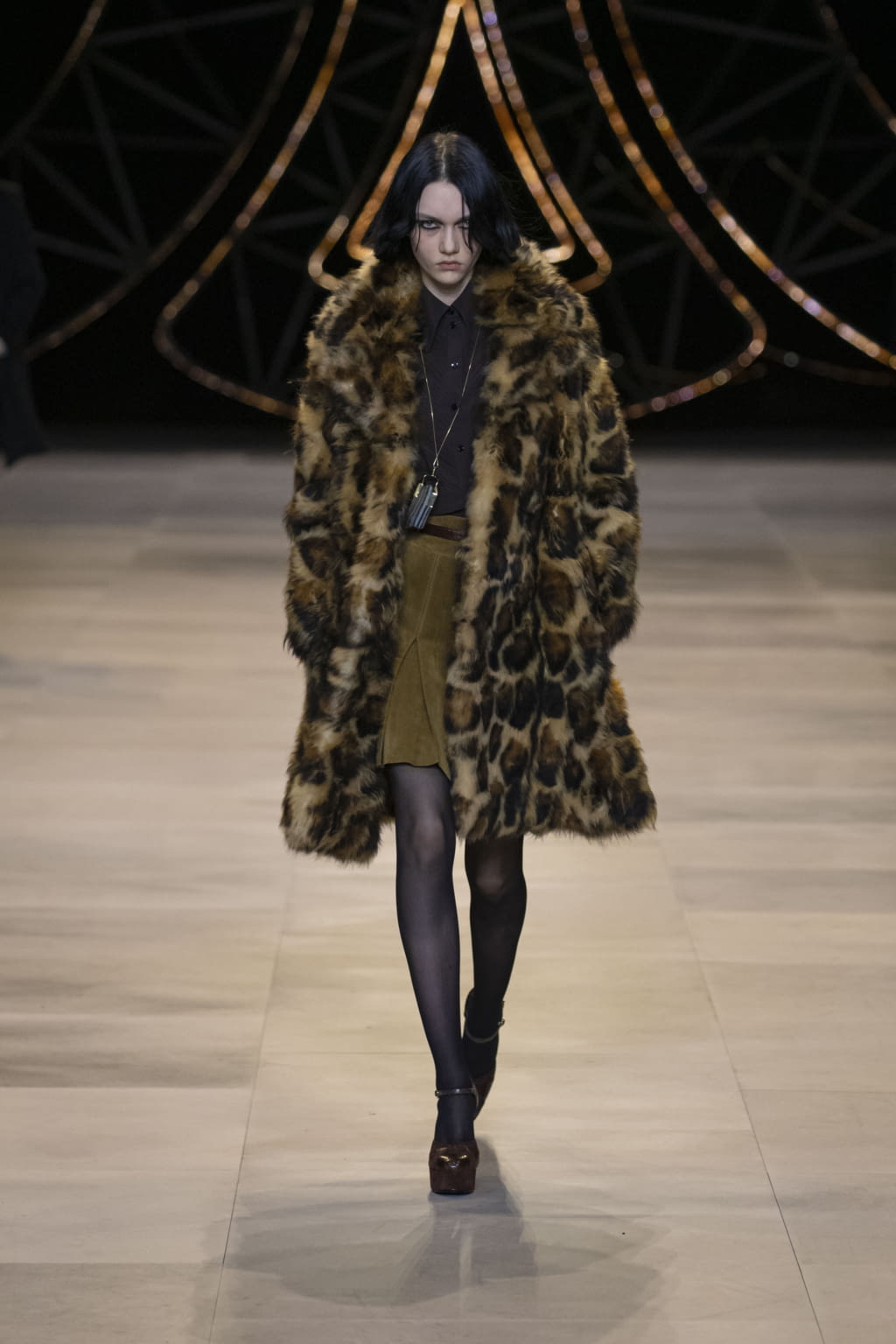 Fashion Week Paris Fall/Winter 2020 look 92 from the Celine collection womenswear