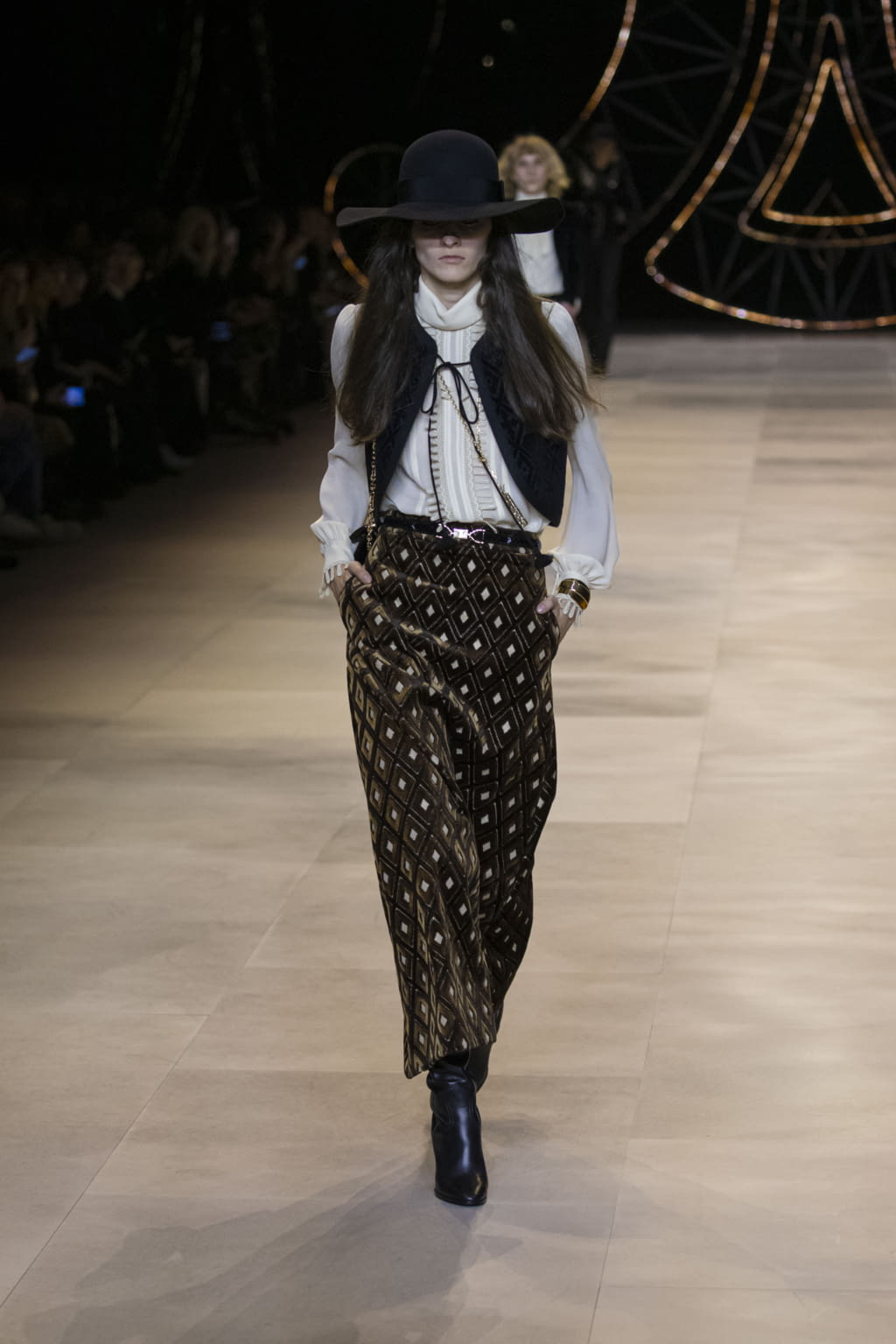 Fashion Week Paris Fall/Winter 2020 look 98 from the Celine collection womenswear