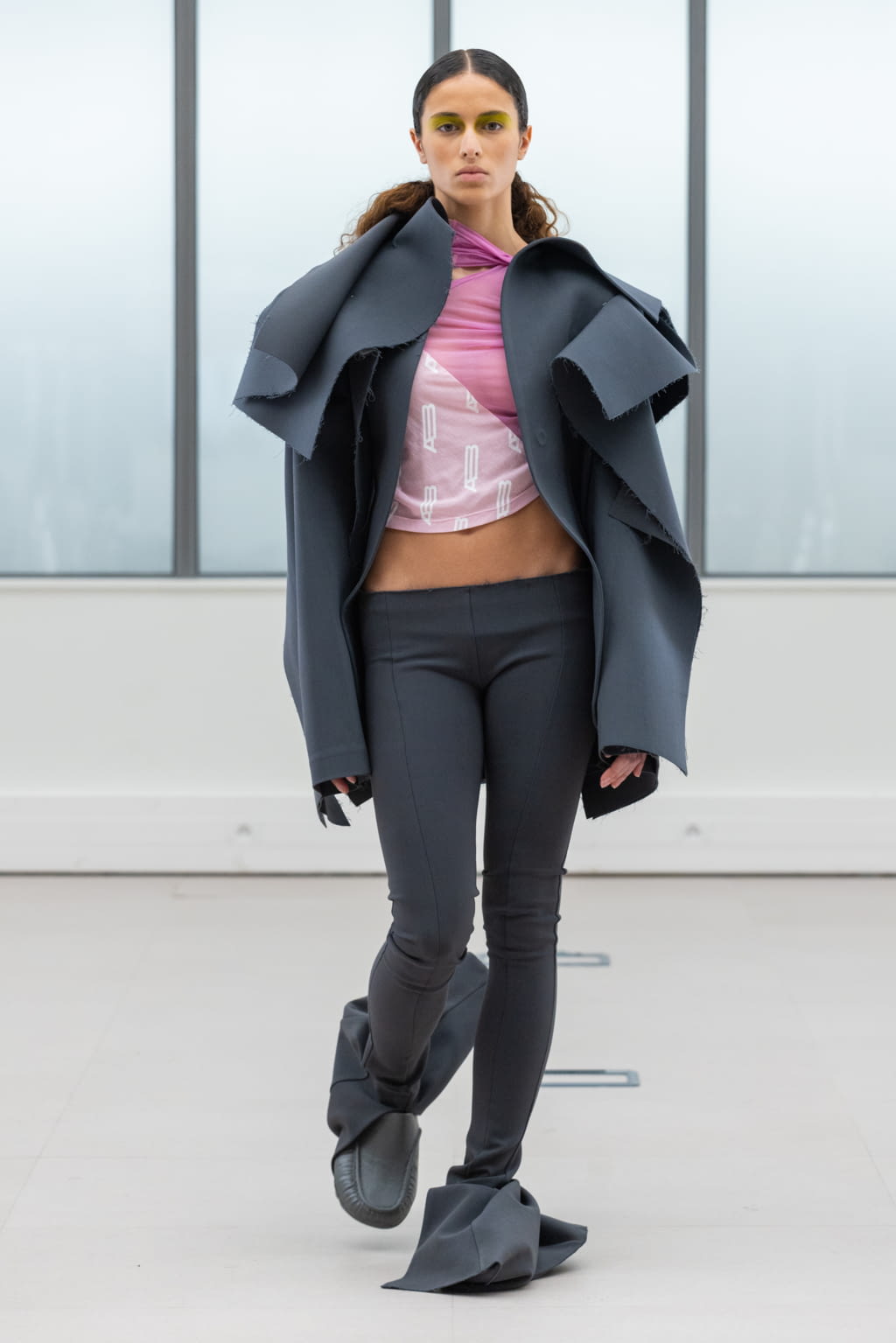 Fashion Week Paris Fall/Winter 2022 look 98 from the IFM PARIS collection womenswear