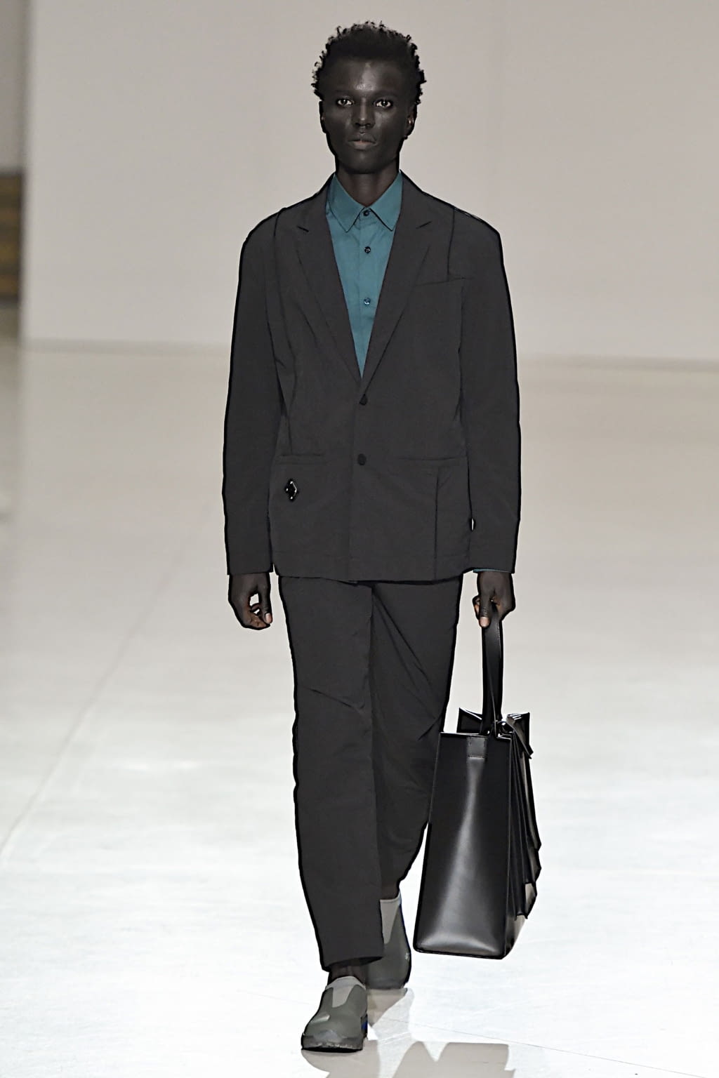 Fashion Week Milan Fall/Winter 2020 look 2 from the A Cold Wall collection 男装