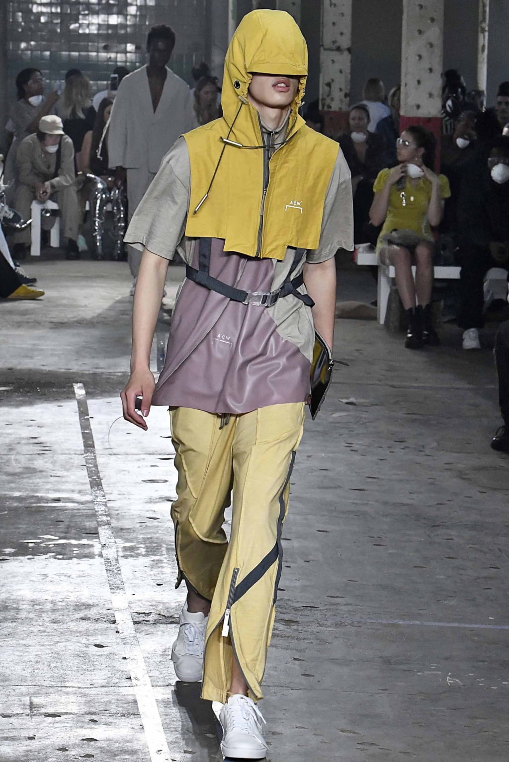 Fashion Week London Spring/Summer 2019 look 26 from the A Cold Wall collection 男装