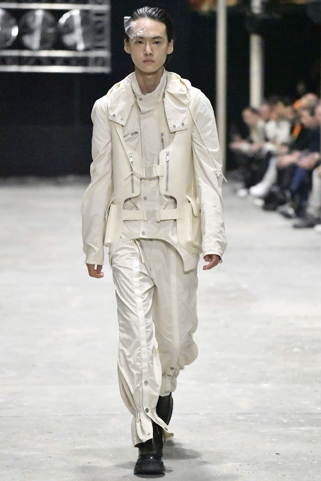 Fashion Week London Spring/Summer 2020 look 26 from the A Cold Wall collection 男装