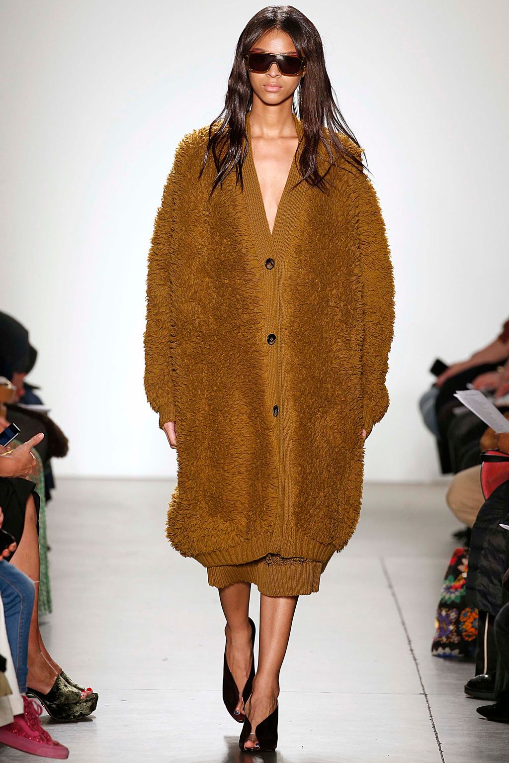 Fashion Week New York Fall/Winter 2018 look 32 from the A Detacher collection womenswear