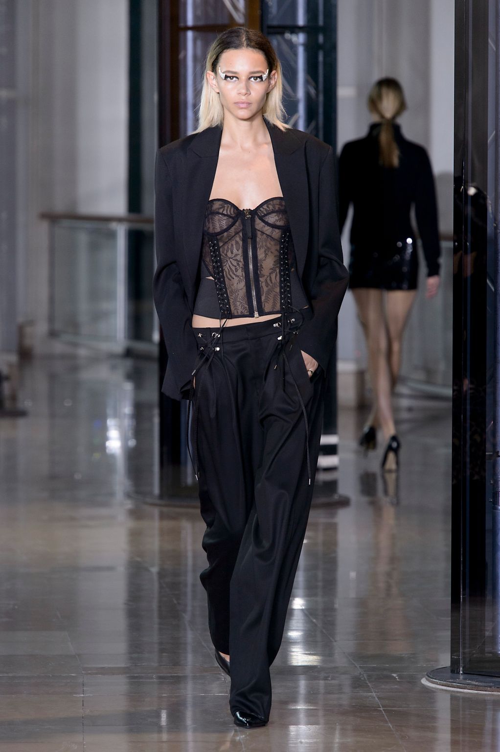 Fashion Week Paris Fall/Winter 2016 look 12 from the Anthony Vaccarello collection 女装