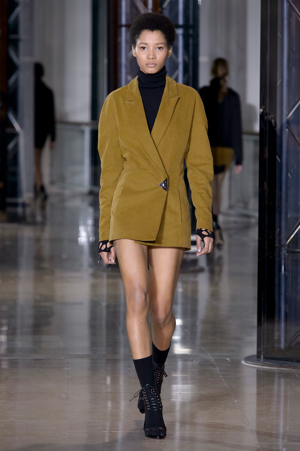 Fashion Week Paris Fall/Winter 2016 look 16 from the Anthony Vaccarello collection womenswear