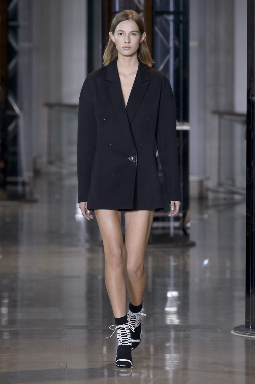 Fashion Week Paris Fall/Winter 2016 look 17 from the Anthony Vaccarello collection womenswear