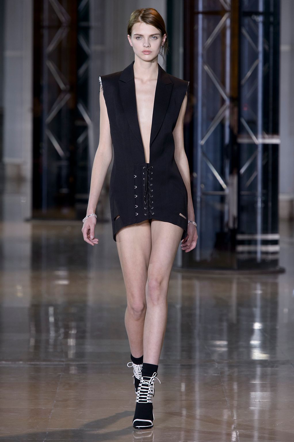 Fashion Week Paris Fall/Winter 2016 look 2 from the Anthony Vaccarello collection womenswear