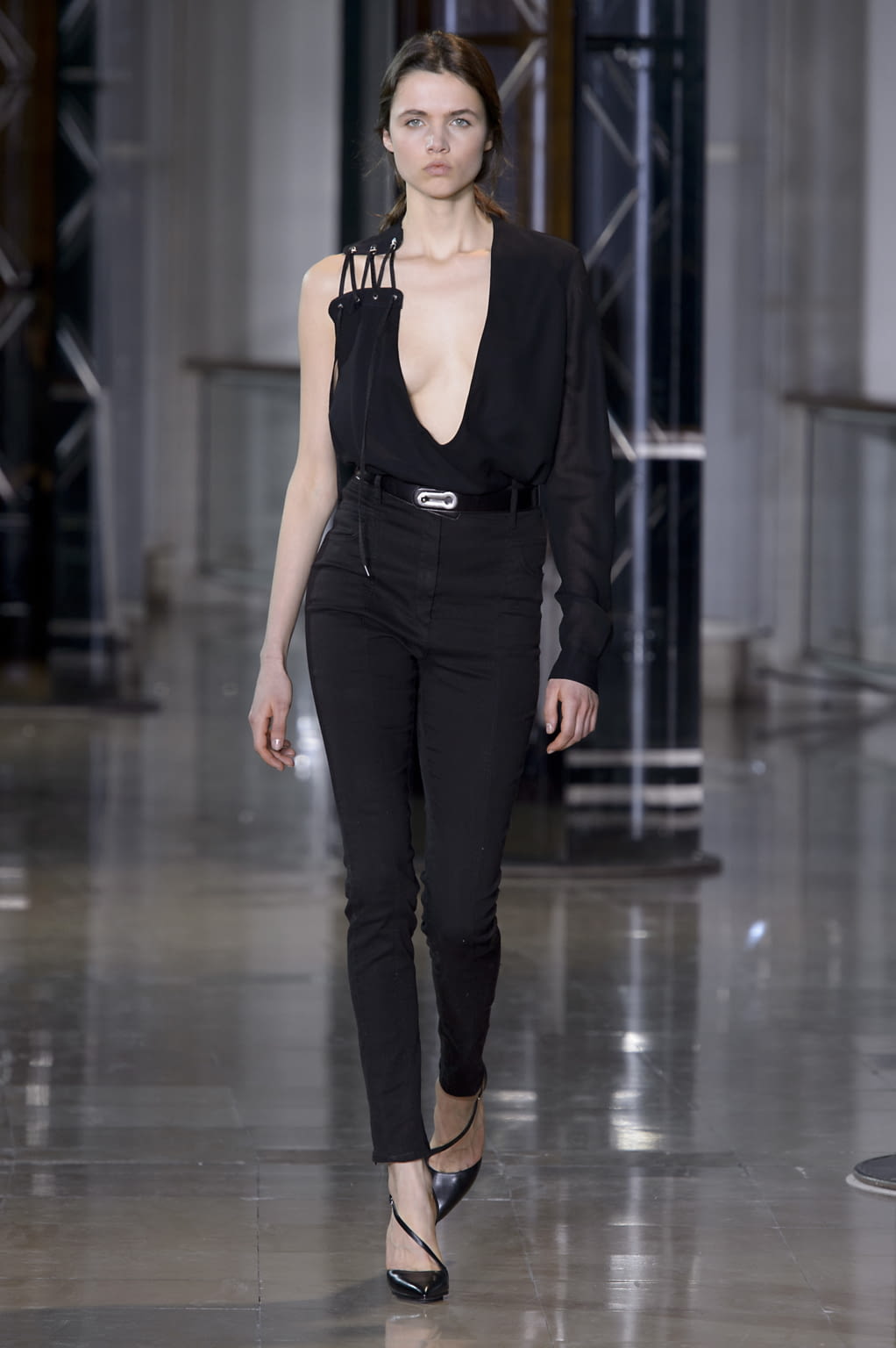 Fashion Week Paris Fall/Winter 2016 look 30 from the Anthony Vaccarello collection 女装