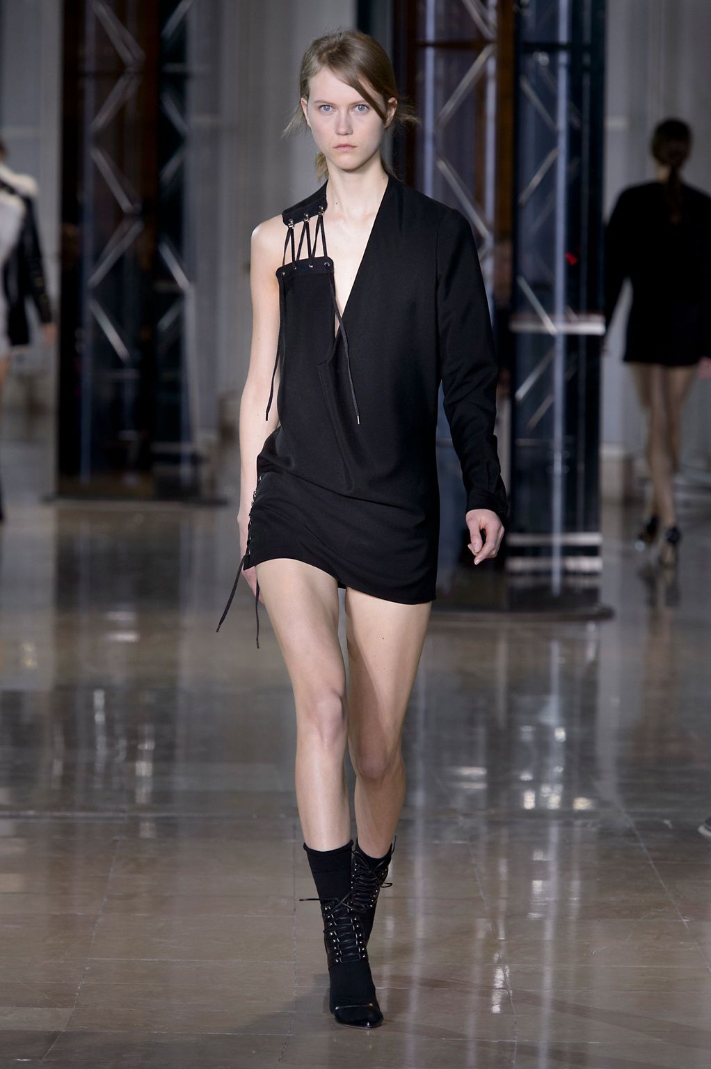 Fashion Week Paris Fall/Winter 2016 look 31 from the Anthony Vaccarello collection womenswear