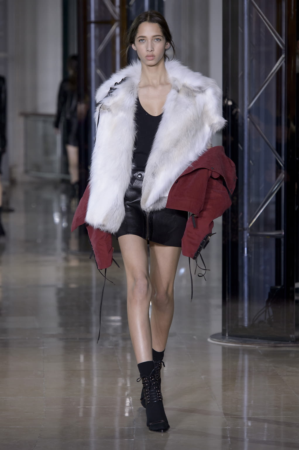 Fashion Week Paris Fall/Winter 2016 look 40 from the Anthony Vaccarello collection 女装