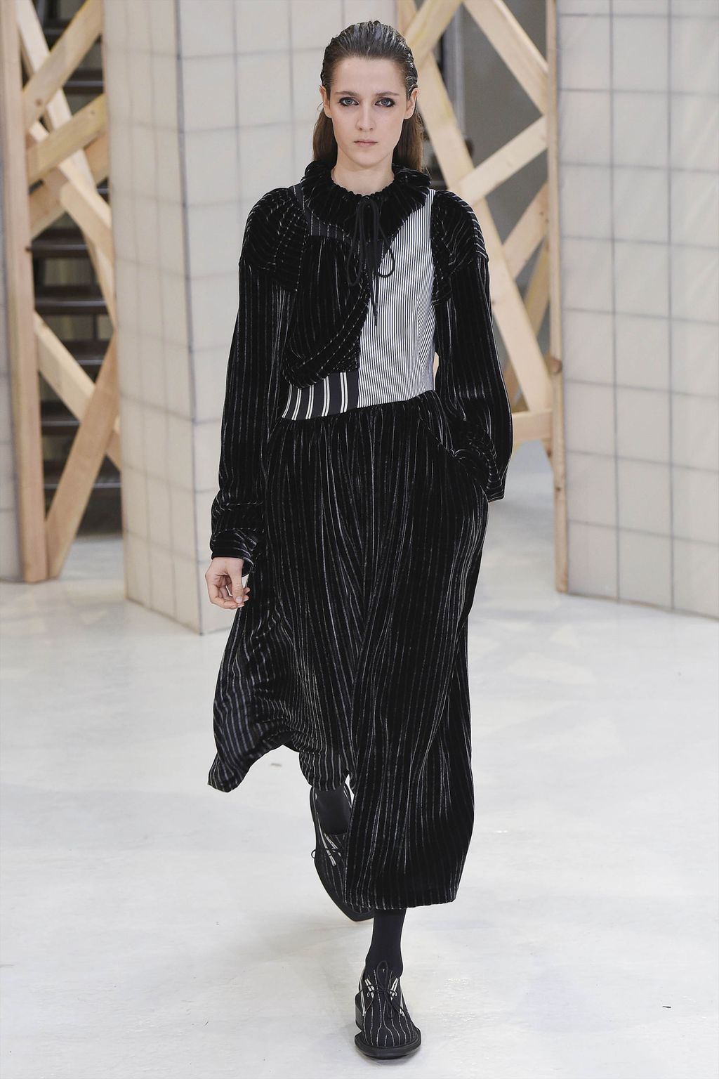 Fashion Week Paris Fall/Winter 2017 look 4 from the Aalto collection womenswear