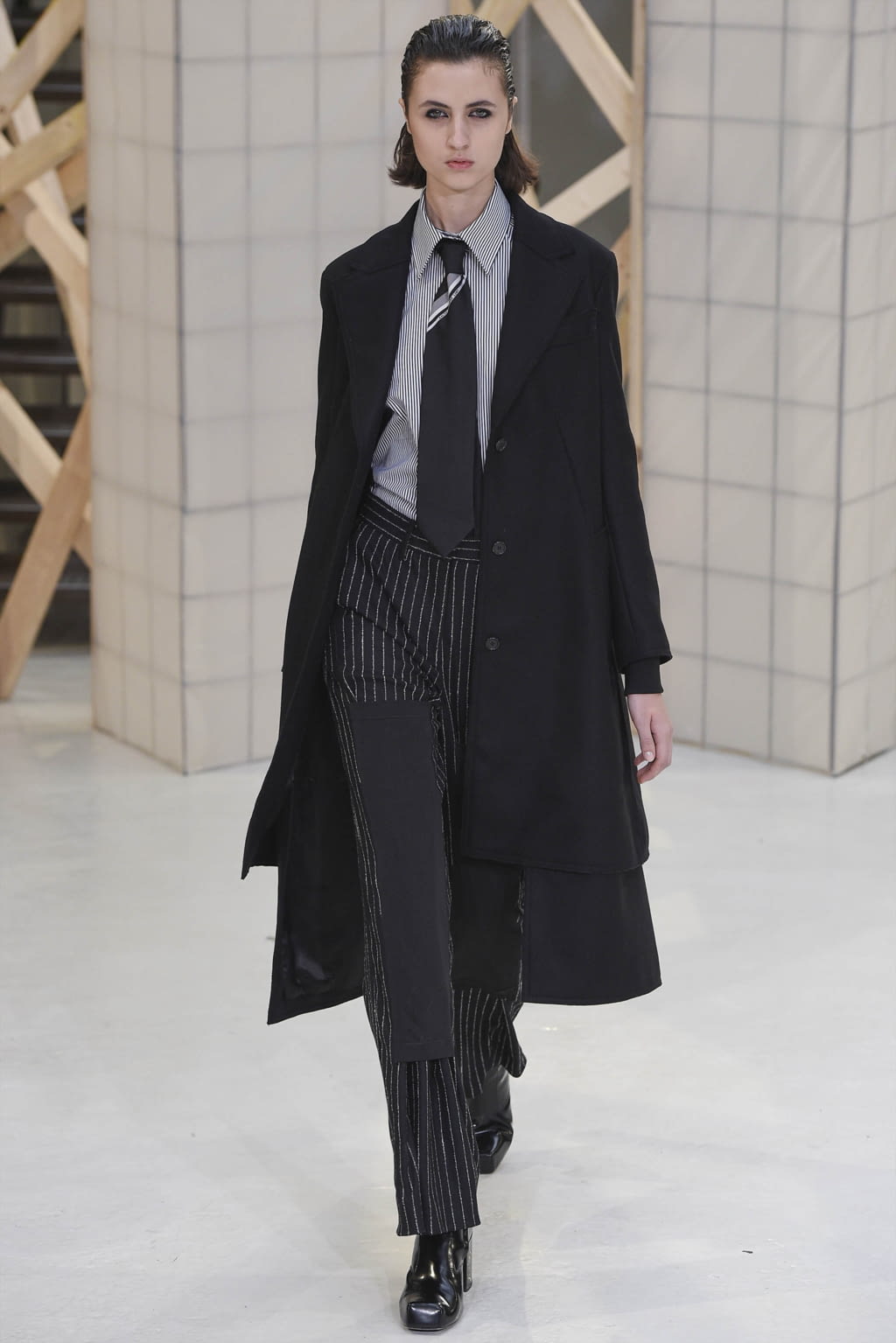 Fashion Week Paris Fall/Winter 2017 look 8 from the Aalto collection 女装
