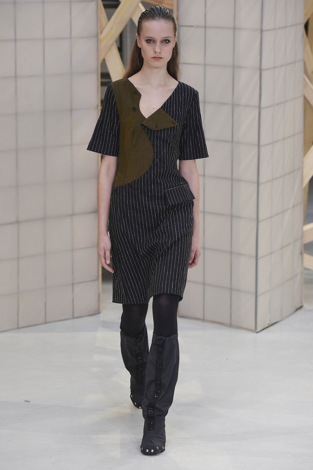 Fashion Week Paris Fall/Winter 2017 look 9 from the Aalto collection womenswear