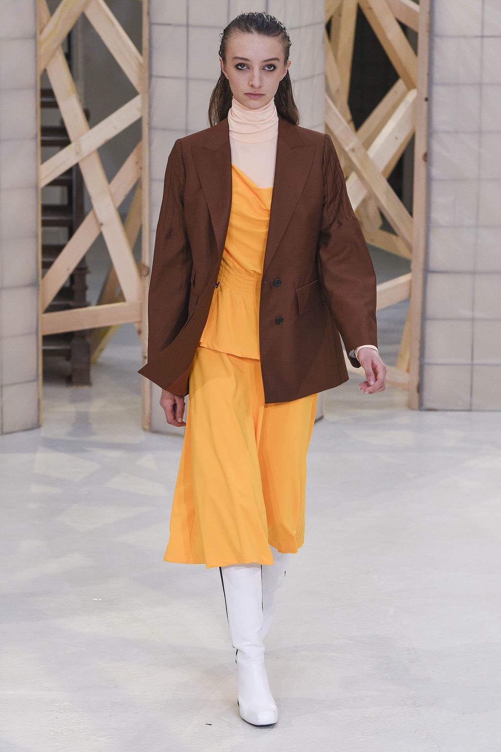 Fashion Week Paris Fall/Winter 2017 look 15 from the Aalto collection 女装