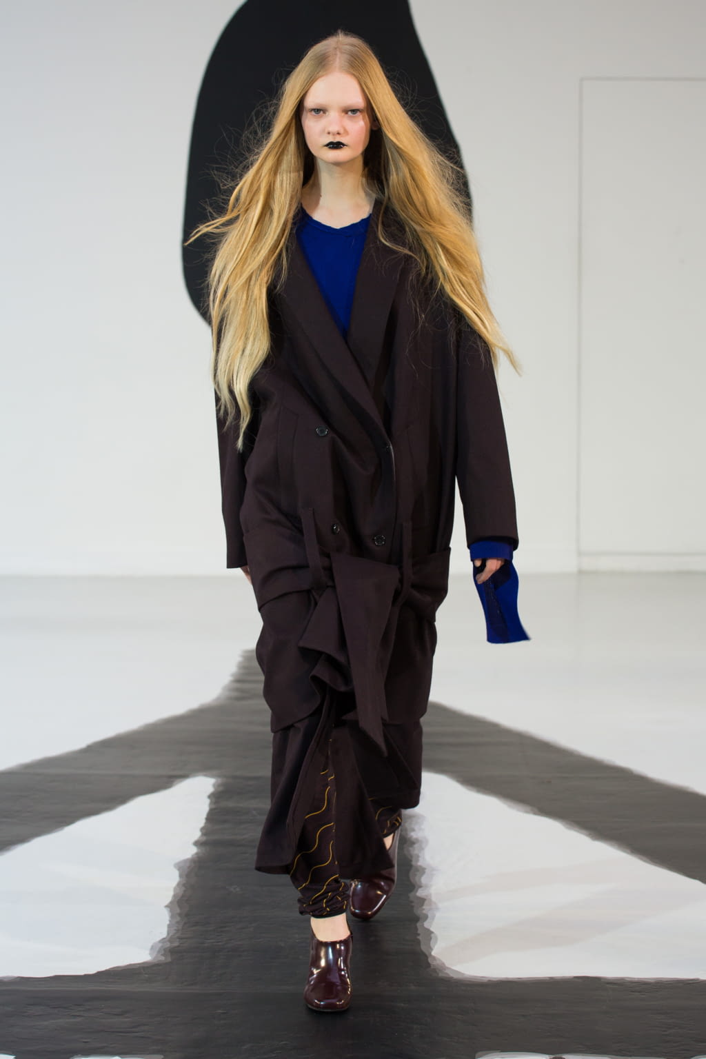 Fashion Week Paris Fall/Winter 2016 look 1 from the Aalto collection womenswear